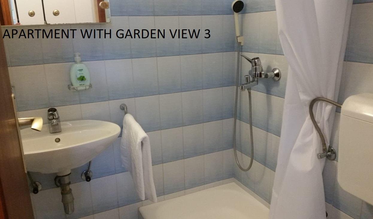 Apartments Olga & Jure ピサック エクステリア 写真