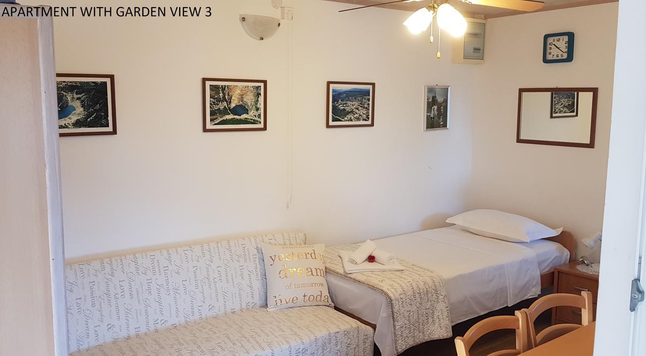 Apartments Olga & Jure ピサック エクステリア 写真