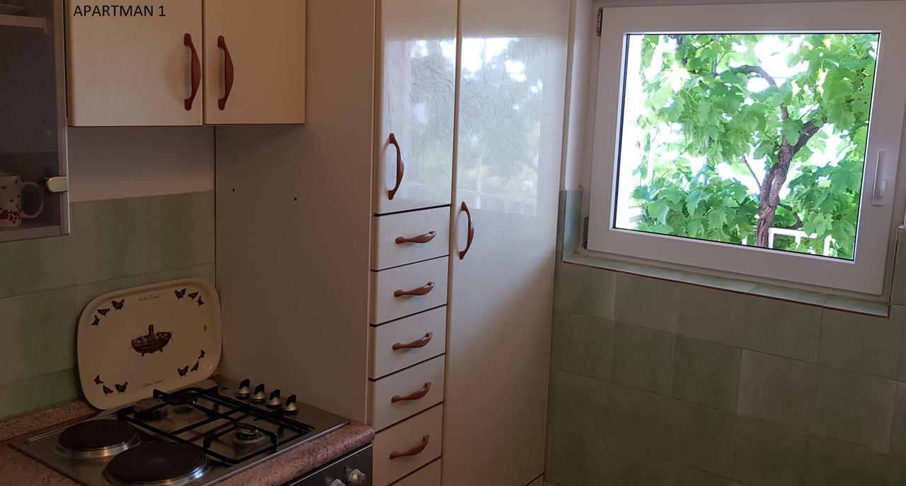 Apartments Olga & Jure ピサック エクステリア 写真