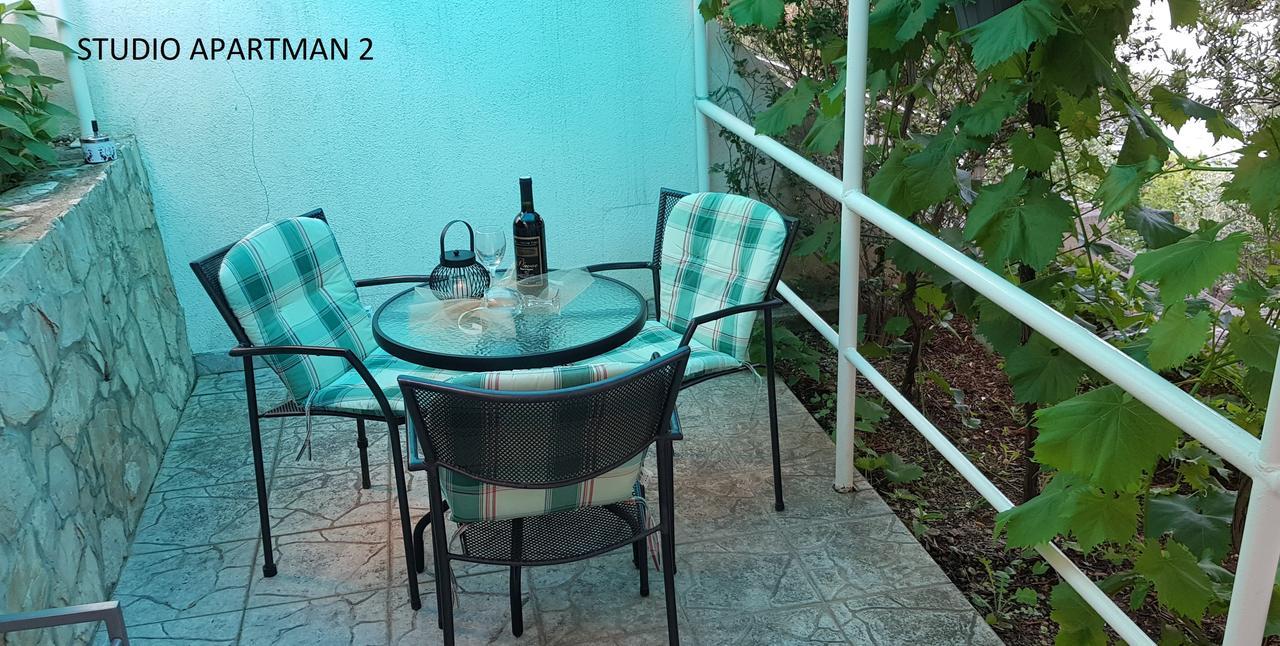 Apartments Olga & Jure ピサック エクステリア 写真
