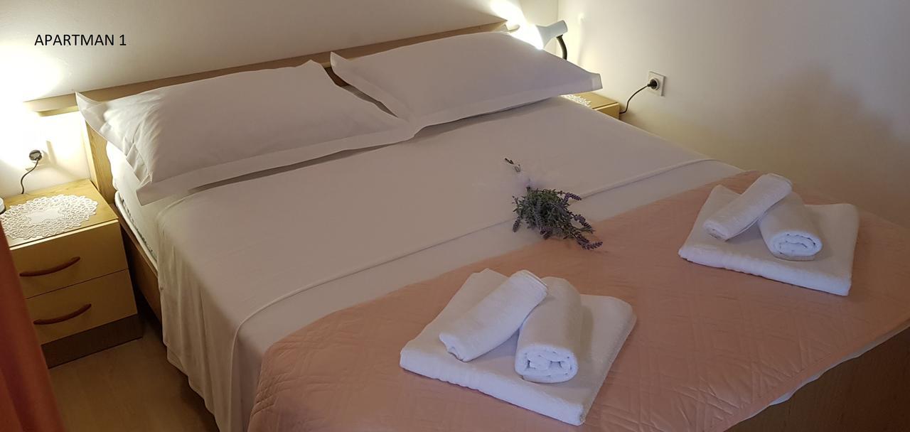 Apartments Olga & Jure ピサック エクステリア 写真
